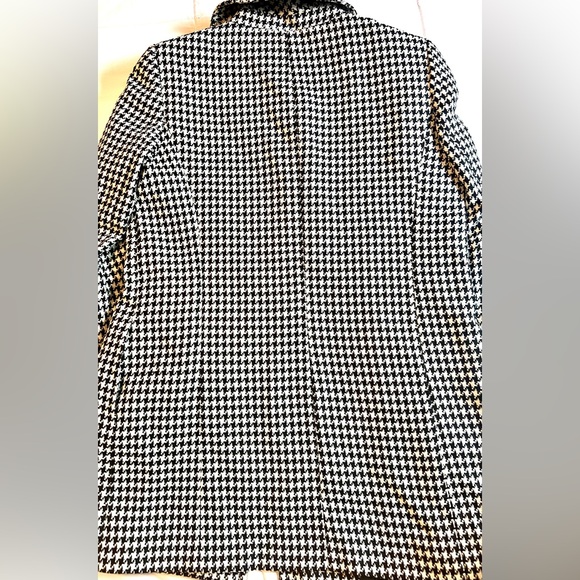 Tahari Black‎ and White Houndstooth Coat Size 8 - Picture 2 of 9